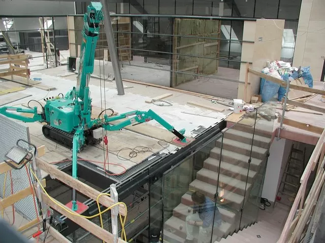 Location de mini grue araignée 10m à 22m sur LYON, MC 285