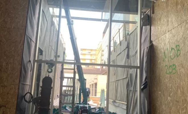Location de mini grue araignée 10m à 22m sur saint priest , Lyon, Le Petit Grutier