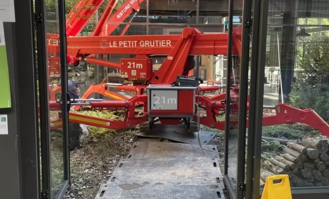 Nacelle araignée accès par une porte, travail en électrique 220V