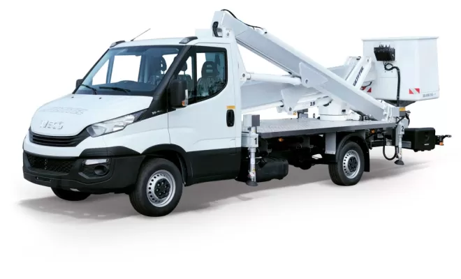 Camion Nacelle replié sur Bourgoin-Jallieu